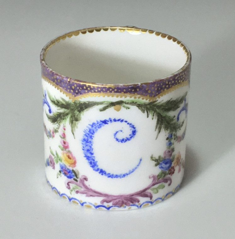 Sèvres - Tasse mignonette - XVIIIe siècle