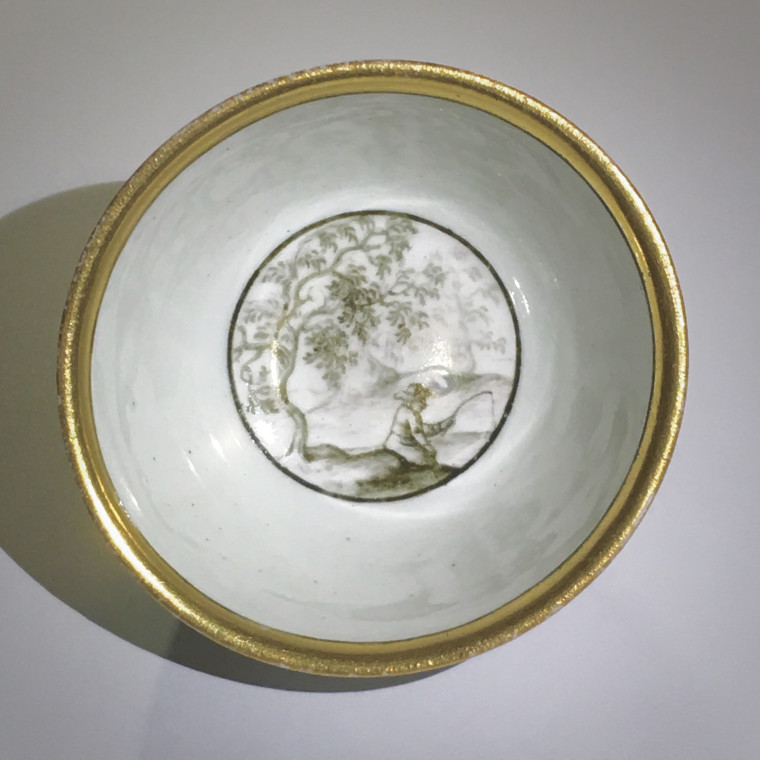 MEISSEN - Rare tasse à décor hausmaler en grisaille d'une scène de chasse - XVIIIe siècle - Vers 1730