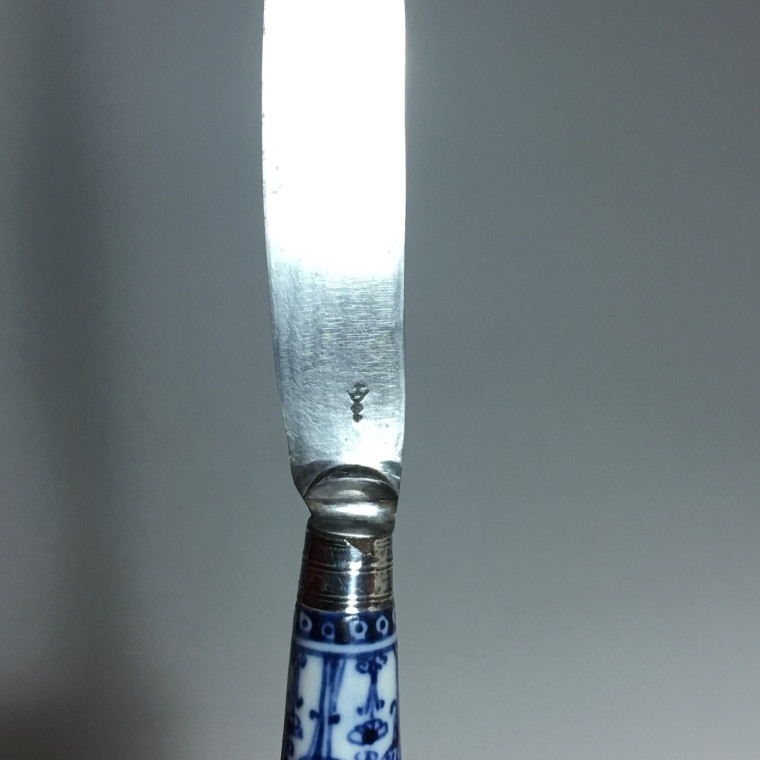 Knife and fork in soft porcelain of Saint-Cloud - eighteenth century