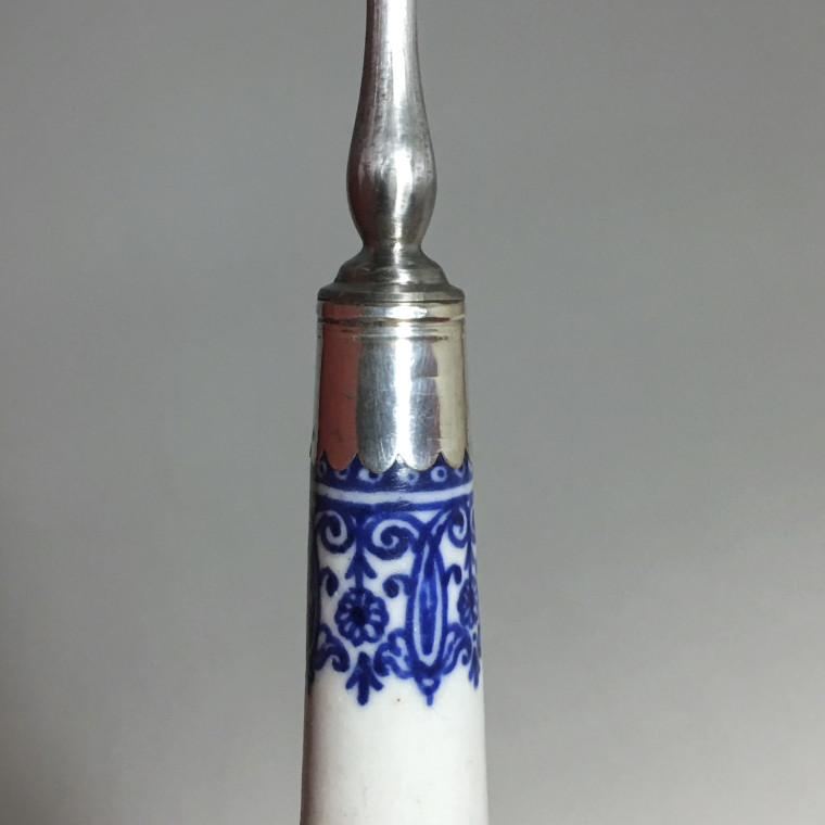 Paris ou Saint-cloud - Fourchette à deux dents - XVIIIe siècle - Vers 1700-1720
