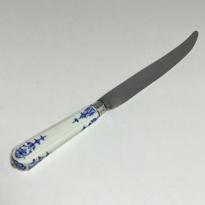 Chantilly - knife with lambrequins decoration - eighteenth century