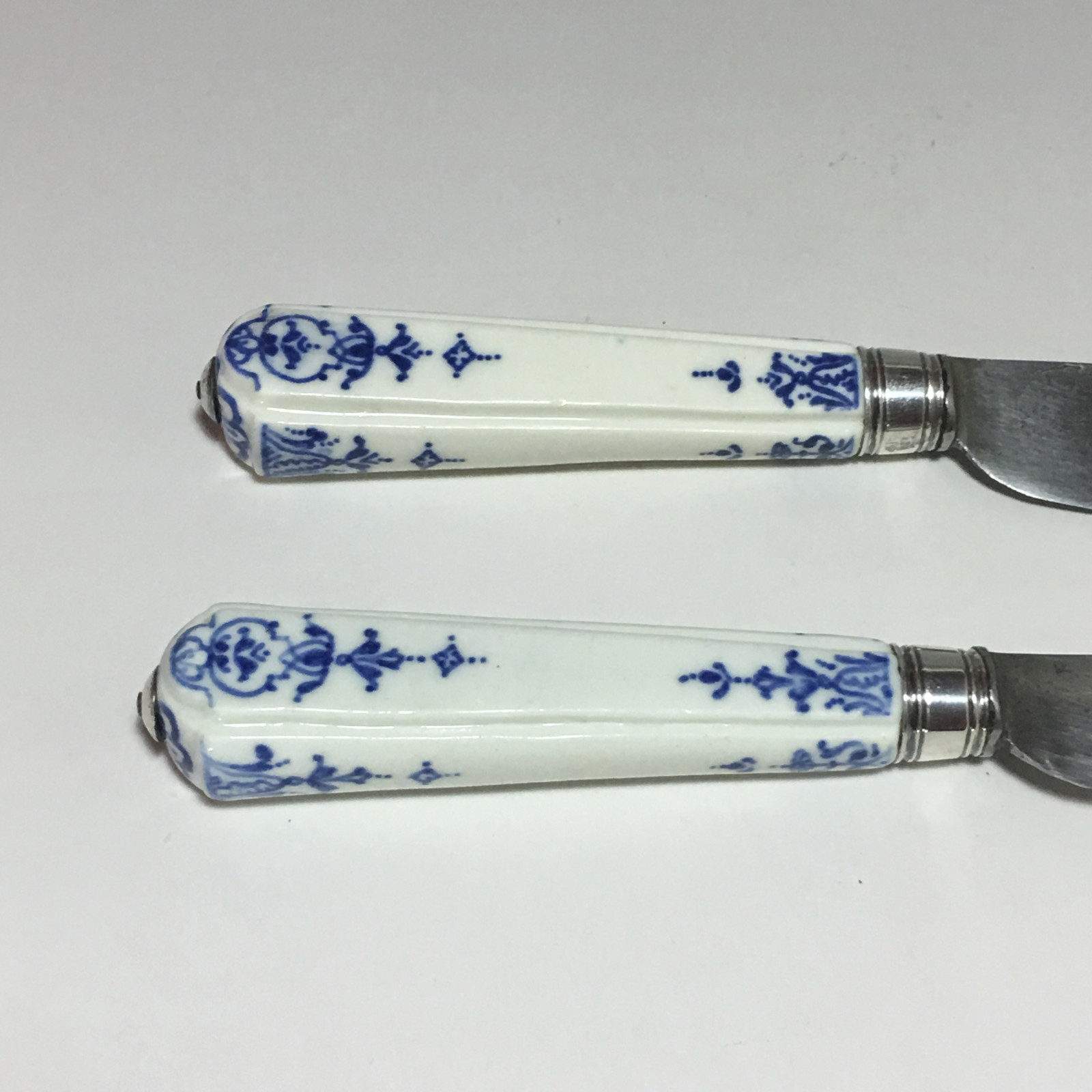Chantilly - Paire de couteaux - XVIIIe siècle - Vers 1730-1740