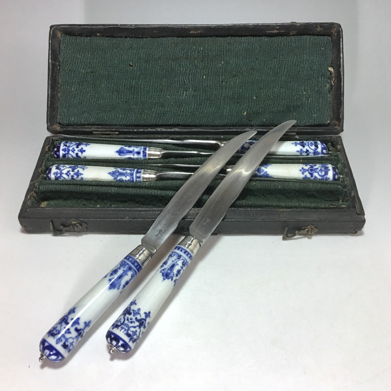 Saint-cloud – Coffret de six couteaux – XVIIIe siècle - vers 1710-1730