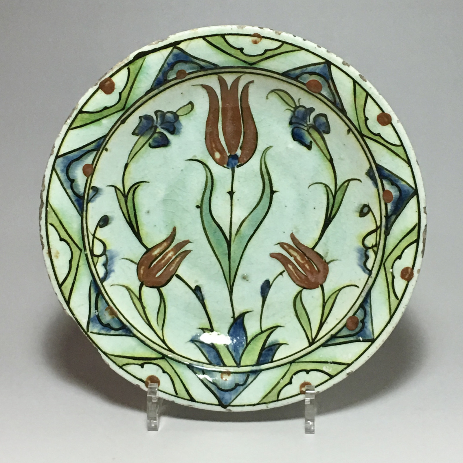 Iznik – Paire de plats aux tulipes – XVIIe siècle