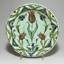 Iznik – Paire de plats aux tulipes – XVIIe siècle