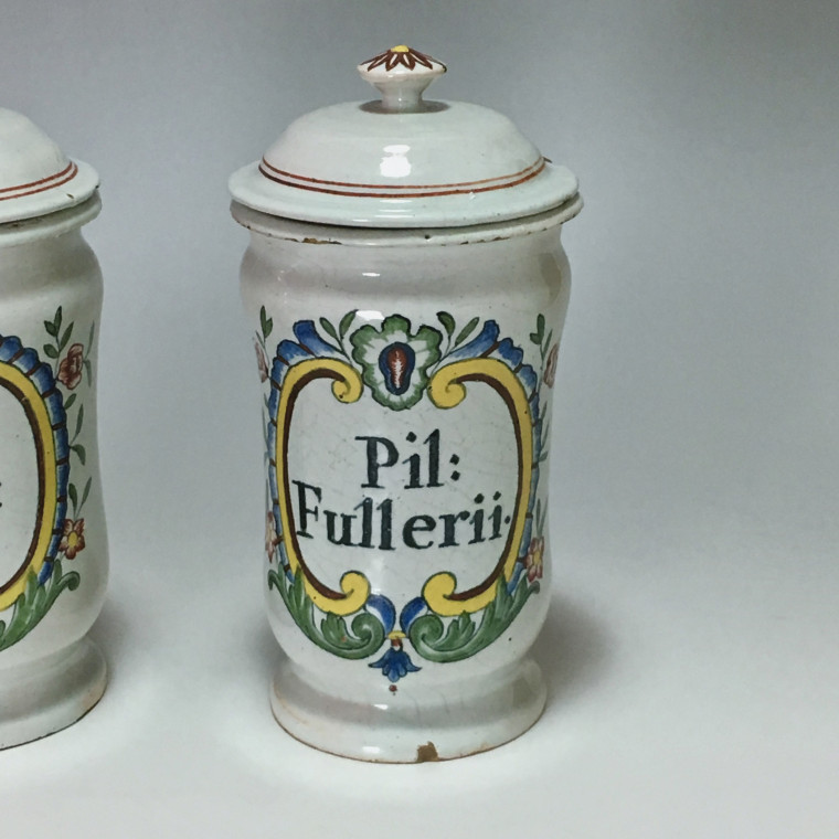 Rouen - Paire de petits piluliers  - XVIIIe siècle
