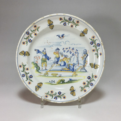 Marseille (attribuée à la fabrique de Leroy) – Rare assiette aux chinois – XVIIIe siècle