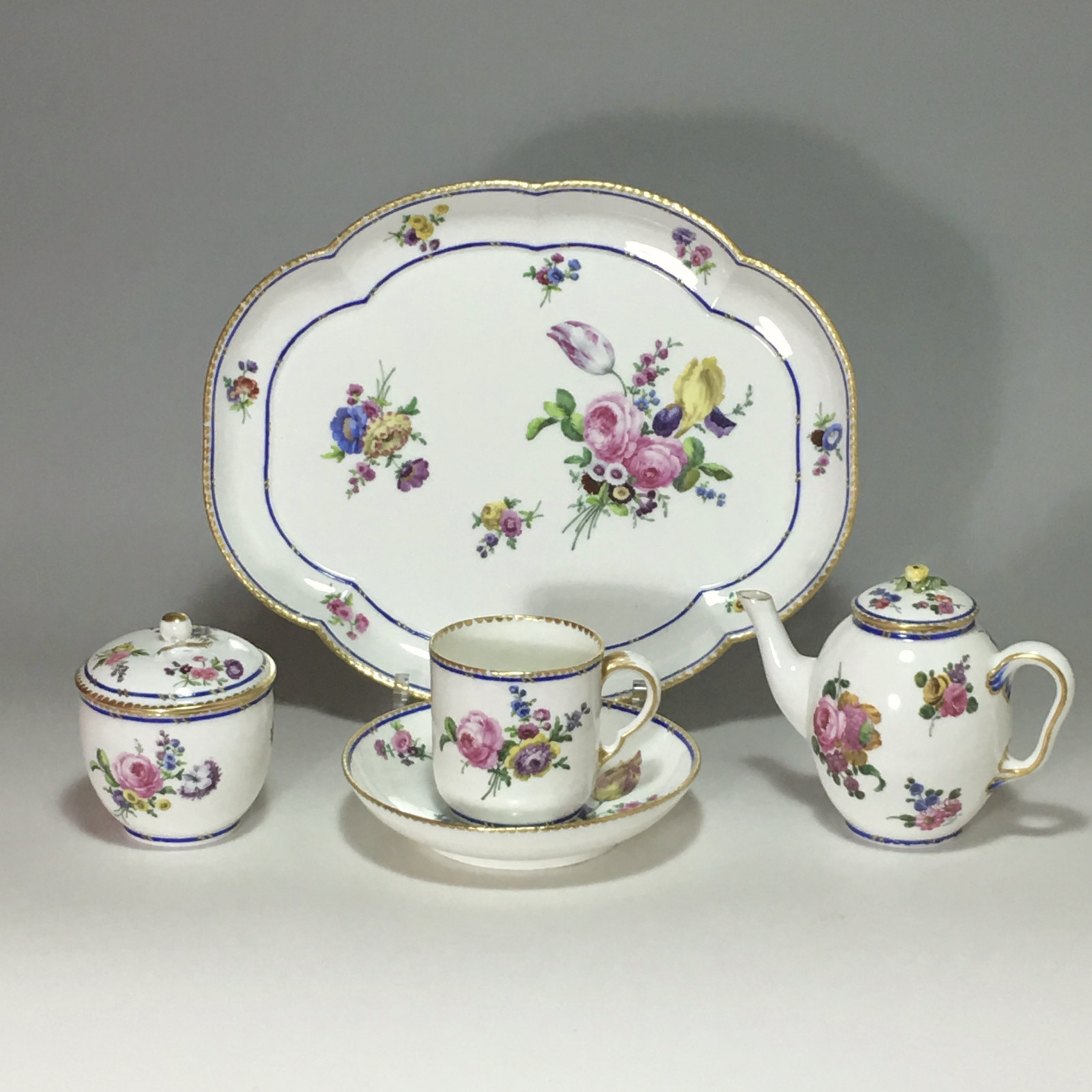 SÈVRES - Déjeuner (cabaret égoïste) en porcelaine tendre - XVIIIe siècle