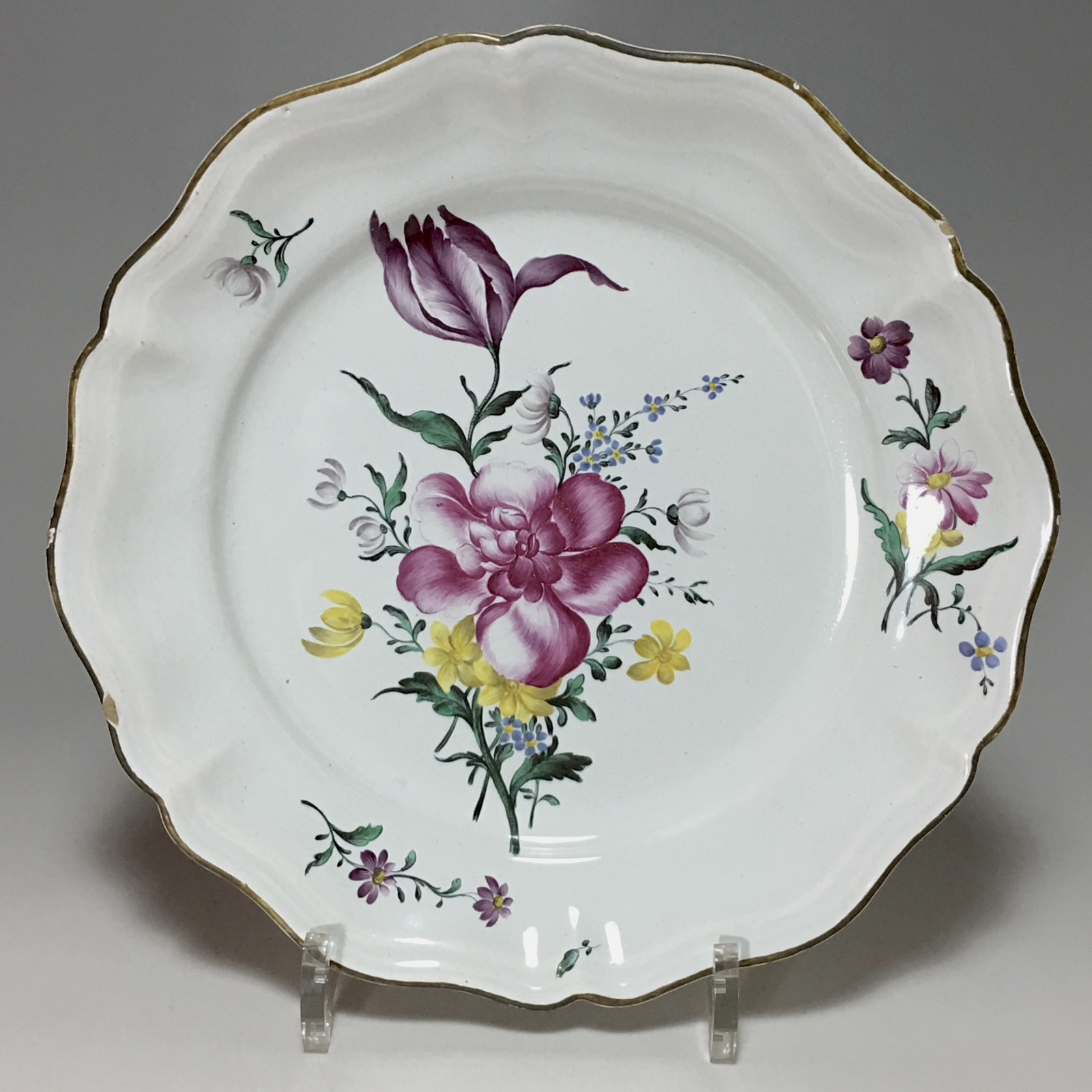 STRASBOURG - Manufacture Joseph Hannong - Assiette en qualité fine - XVIIIe siècle