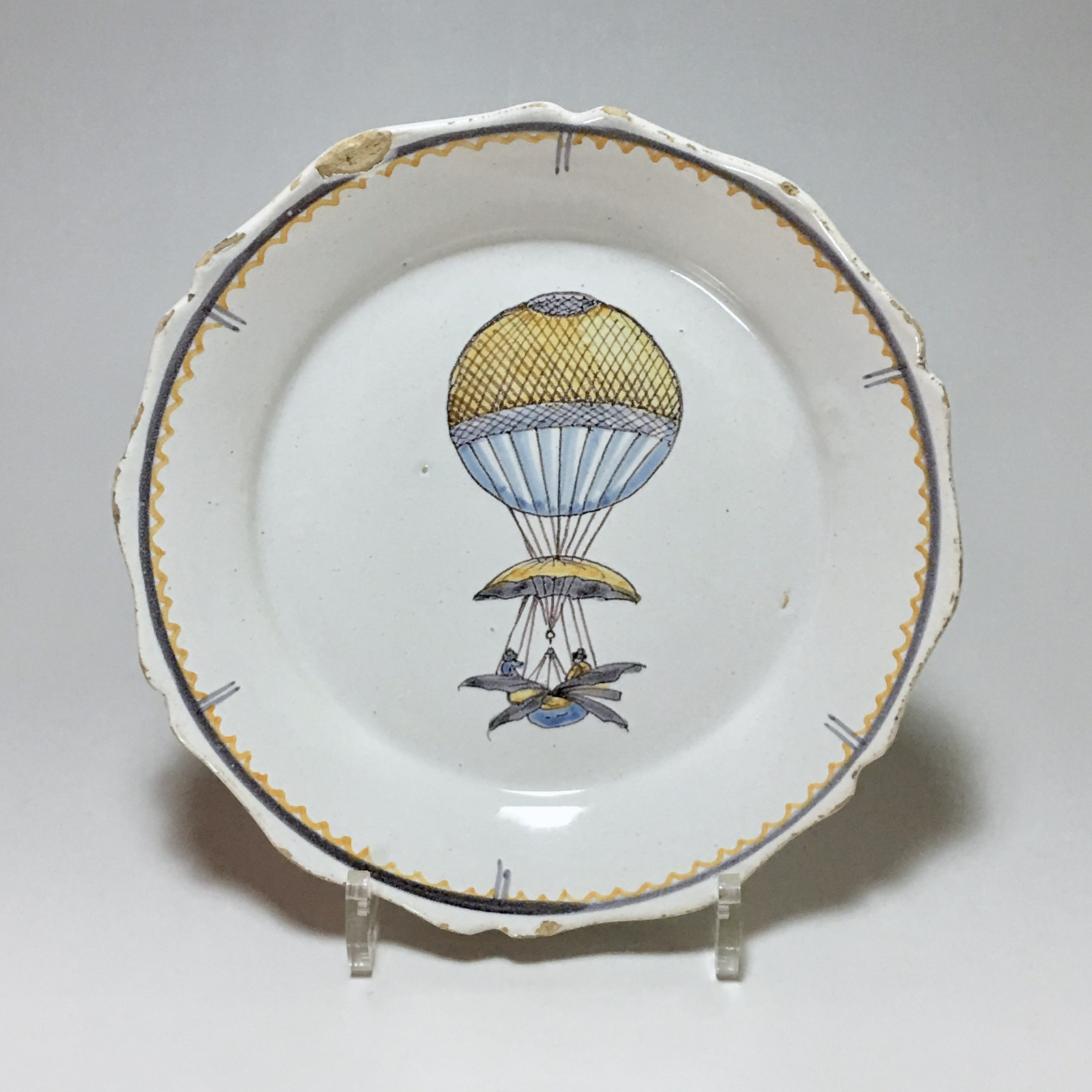 Nevers - Assiette à la montgolfière - XVIIIe siècle