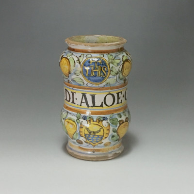 Italie centrale (Deruta?) – Albarello en majolique – Daté 1610
