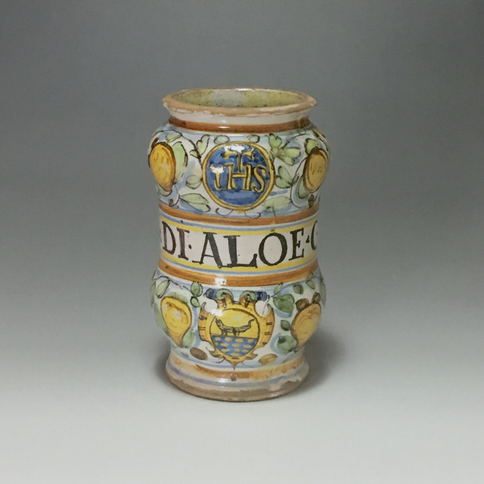 Italie centrale (Deruta?) – Albarello en majolique – Daté 1610