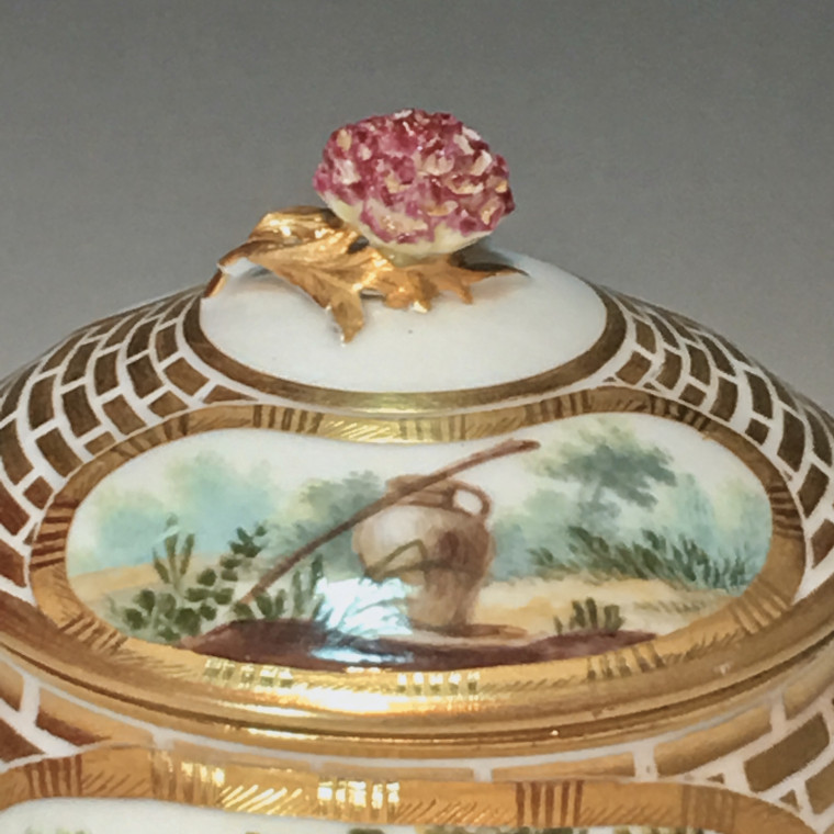 Sèvres - Pot à sucre Hébert en porcelaine tendre du XVIIIe siècle - vers 1770