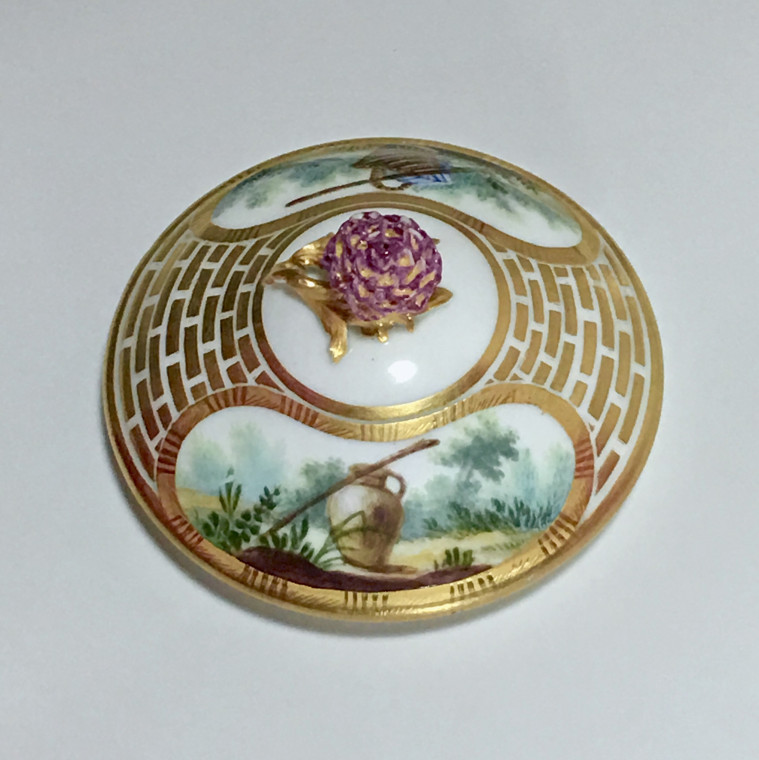 Sèvres - Pot à sucre Hébert en porcelaine tendre du XVIIIe siècle - vers 1770