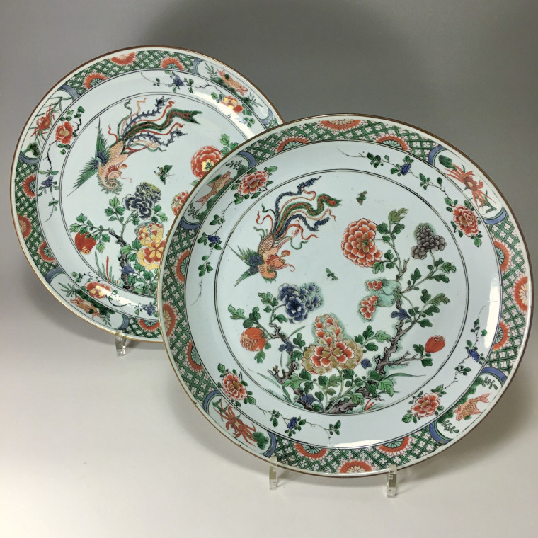 Paire de coupes aux émaux de la famille verte en porcelaine de Chine d’époque Kangxi (1662-1722)