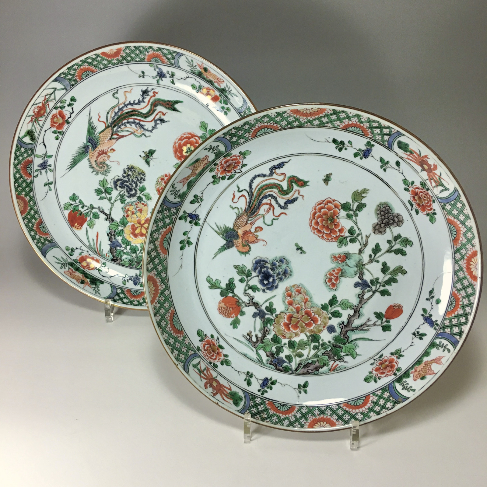 Paire de coupes aux émaux de la famille verte en porcelaine de Chine d’époque Kangxi (1662-1722)