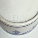 Pot à fard en porcelaine tendre de Mennecy - XVIIIe siècle