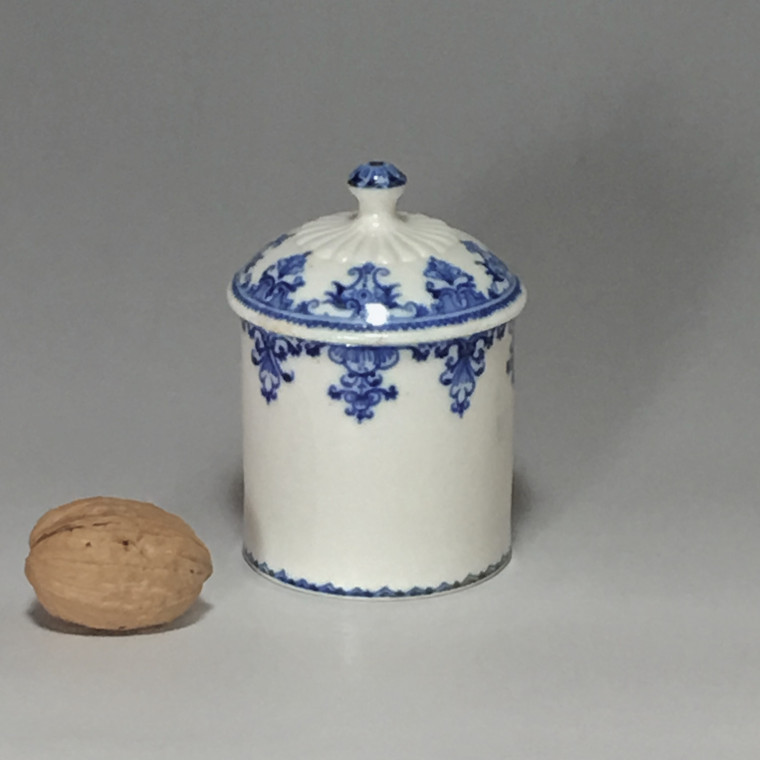 Pot à fard en porcelaine tendre de Saint-cloud - Début du XVIIIe siècle