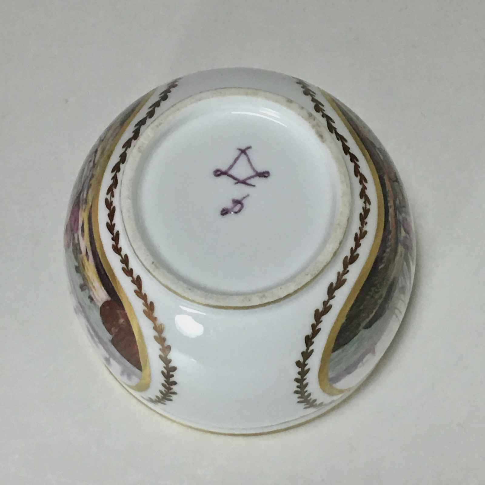 Sèvres - Pot à sucre décor de scène portuaire - XVIIIe siècle