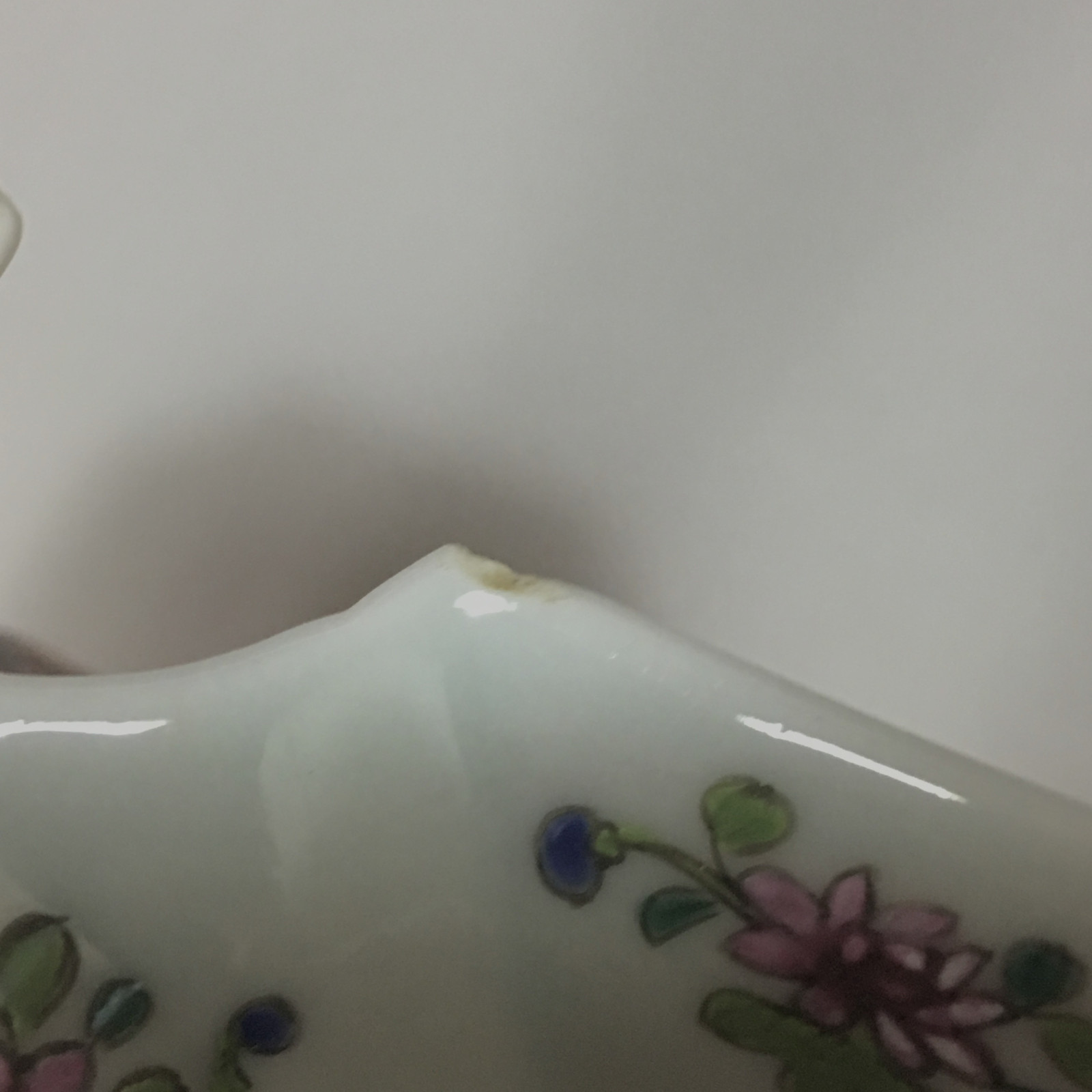Chine – Paire de vases de la famille rose - Dynastie Qing, XVIIIe siècle