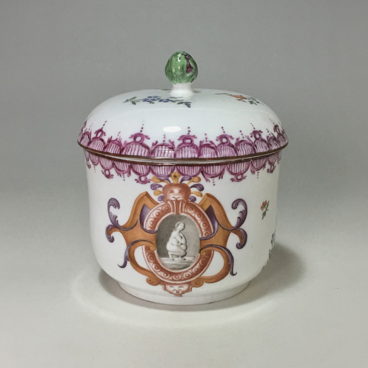 Pot à sucre en porcelaine de Frankenthal - vers 1775