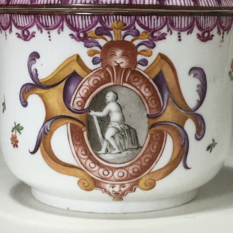 Porcelain sugar pot from Frankenthal - circa 1775