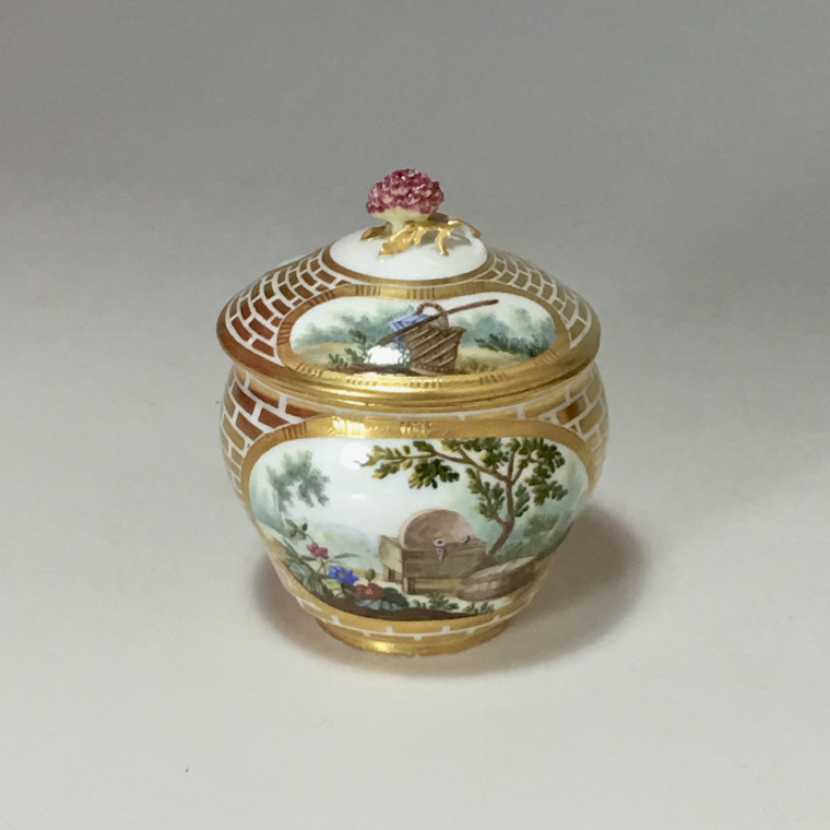 Sugar Pot Hébert in soft porcelain of the eighteenth century Sèvres - 1770