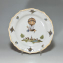 MOUSTIERS (Féraud) - Assiette à la montgolfière - XVIIIe siècle