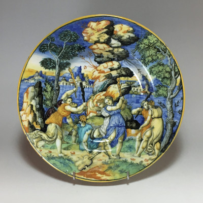 Plat en majolique d'Urbino « Orphée et les Bacchantes » Ecole de Xanto - vers 1540