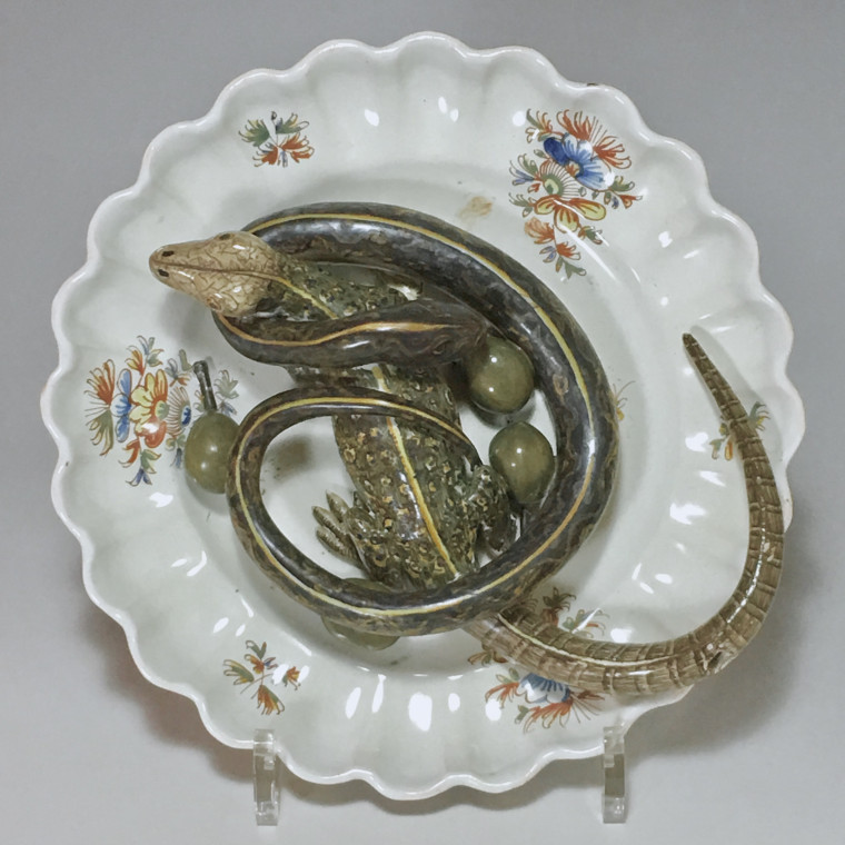 Assiette en faïence d'Alcora décorée en trompe-l'oeil - XVIIIe siècle - VENDU