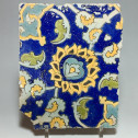 Deux carreaux de revêtement à décor floral polychrome en "cuerda seca" - Iran - Art Safavide - XVIIe siècle