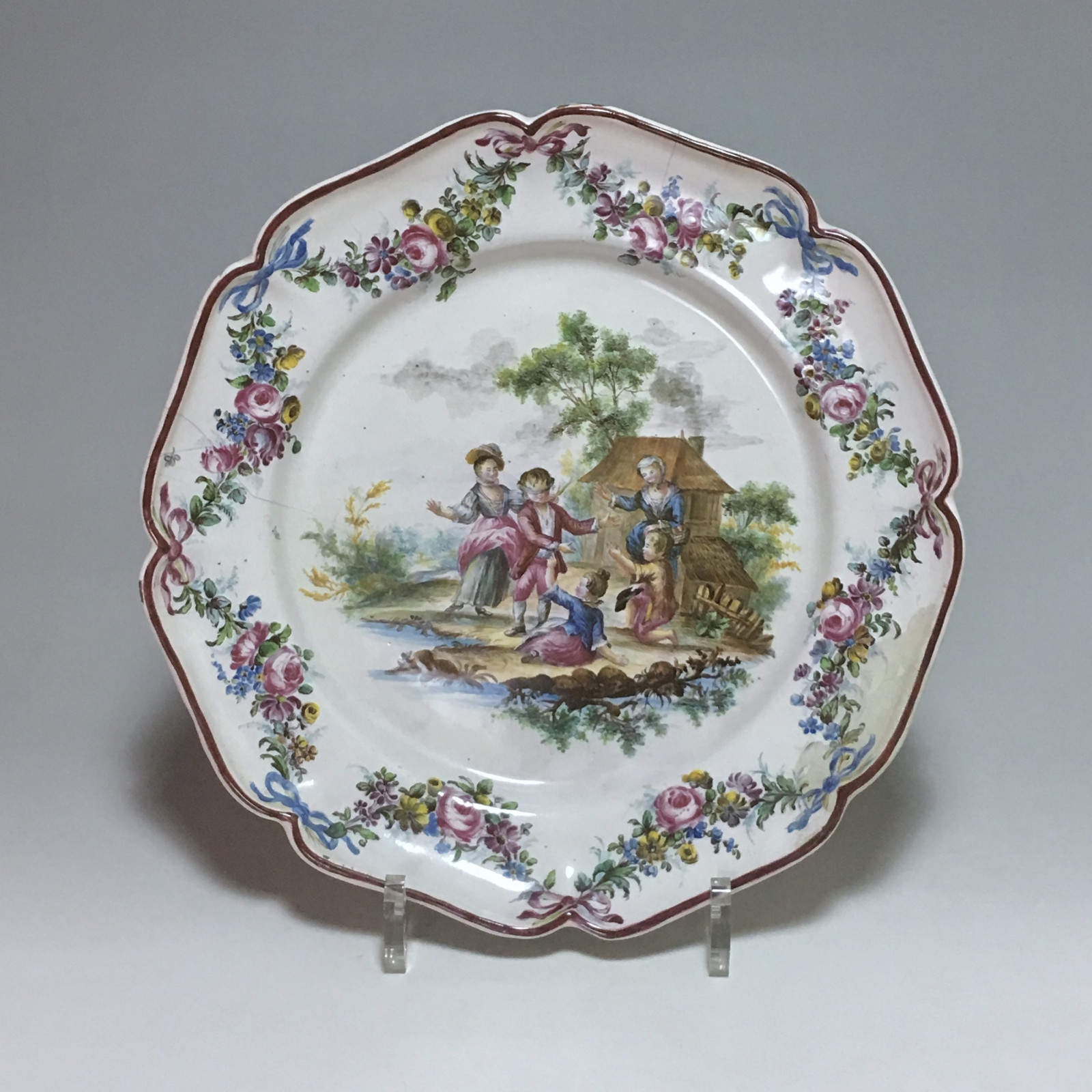 Meillonnas - Assiette à décor d'enfants jouant à colin-maillard - XVIIIe siècle - VENDU