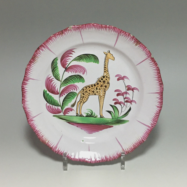 Les islettes - Rare assiette à la girafe - Début du XIXe siècle