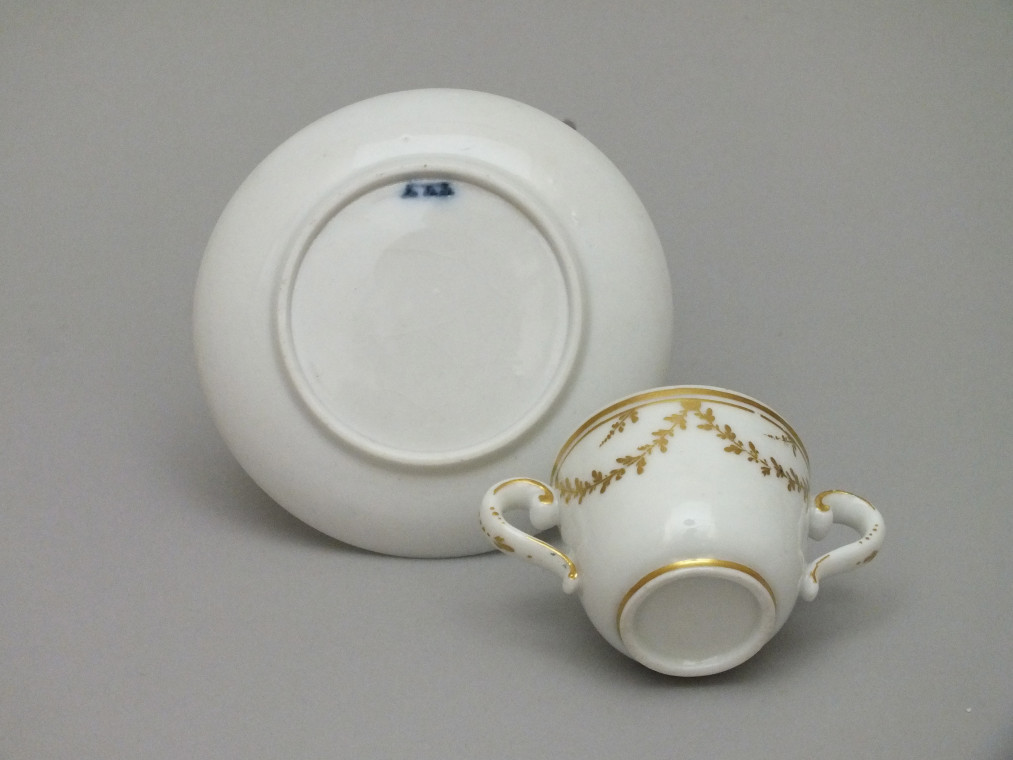 Vincennes (Seguin) - Hard porcelain - toilet Cup - Eighteenth Century