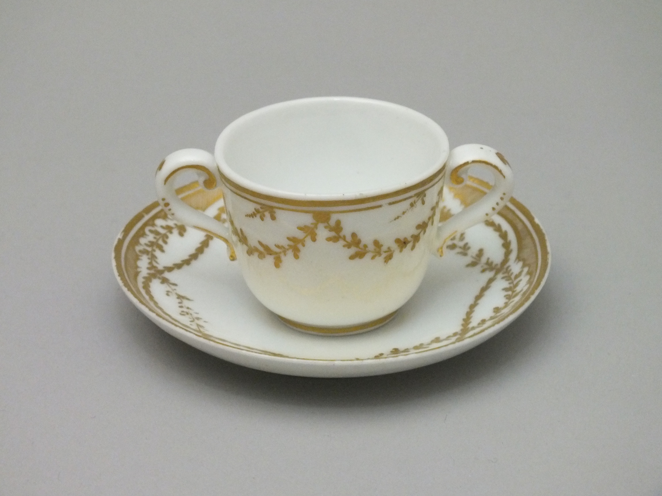 Vincennes (Seguin) - Porcelaine dure - Tasse à toilette - XVIIIe Siècle