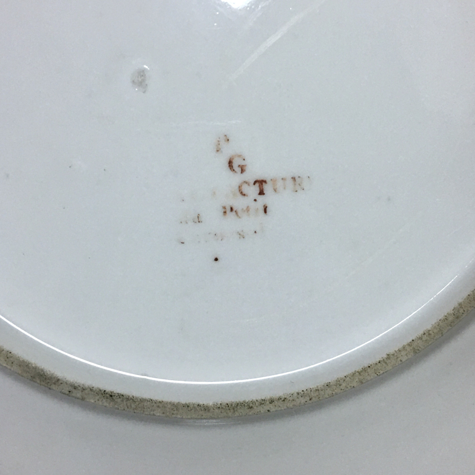Paris - Porcelain plate (rue du petit carousel) Manufacture of the comte d'artois - Eighteenth century (1)