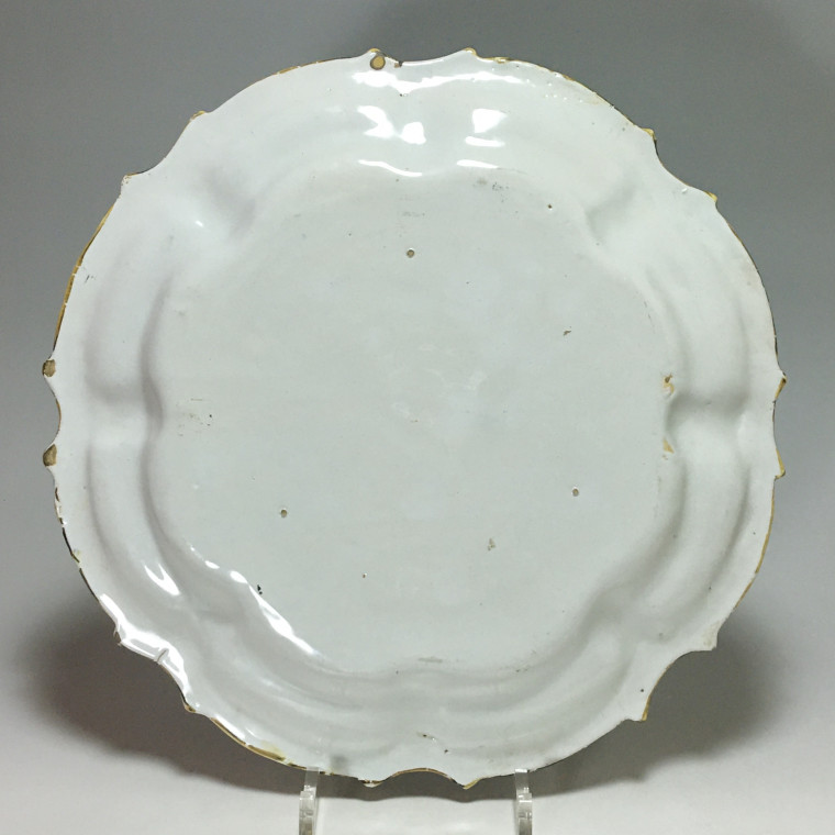 Plat en faïence de Lodi (Italie) - Décor d'une scène de bataille - XVIIIe siècle