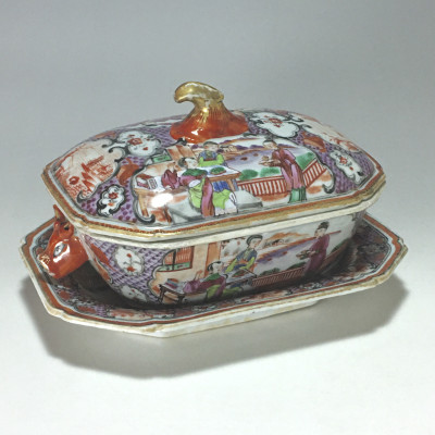 Chine - Compagnie des indes - Petit légumier et son présentoir - Époque Qianlong.