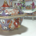 Chine - Compagnie des indes - Petit légumier et son présentoir - Époque Qianlong.