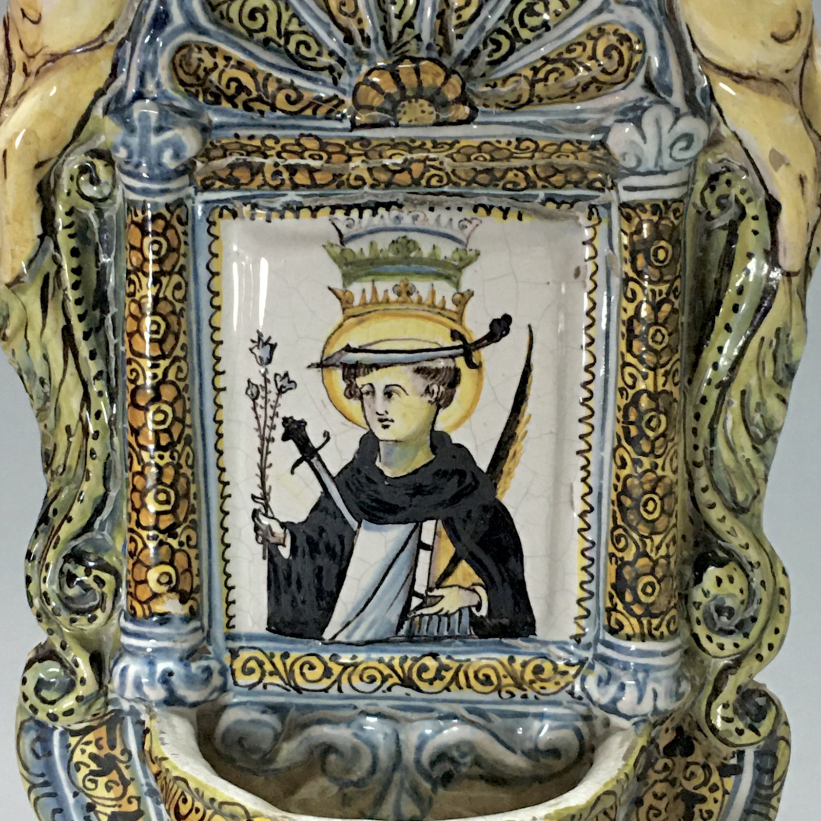 Deruta (Italie) – Grand bénitier d'applique – Début du XVIIe siècle.