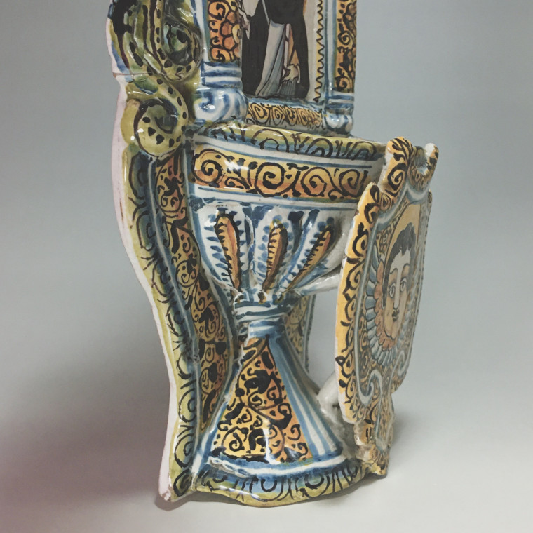 Deruta (Italy) - Large stoup - Early seventeenth century.