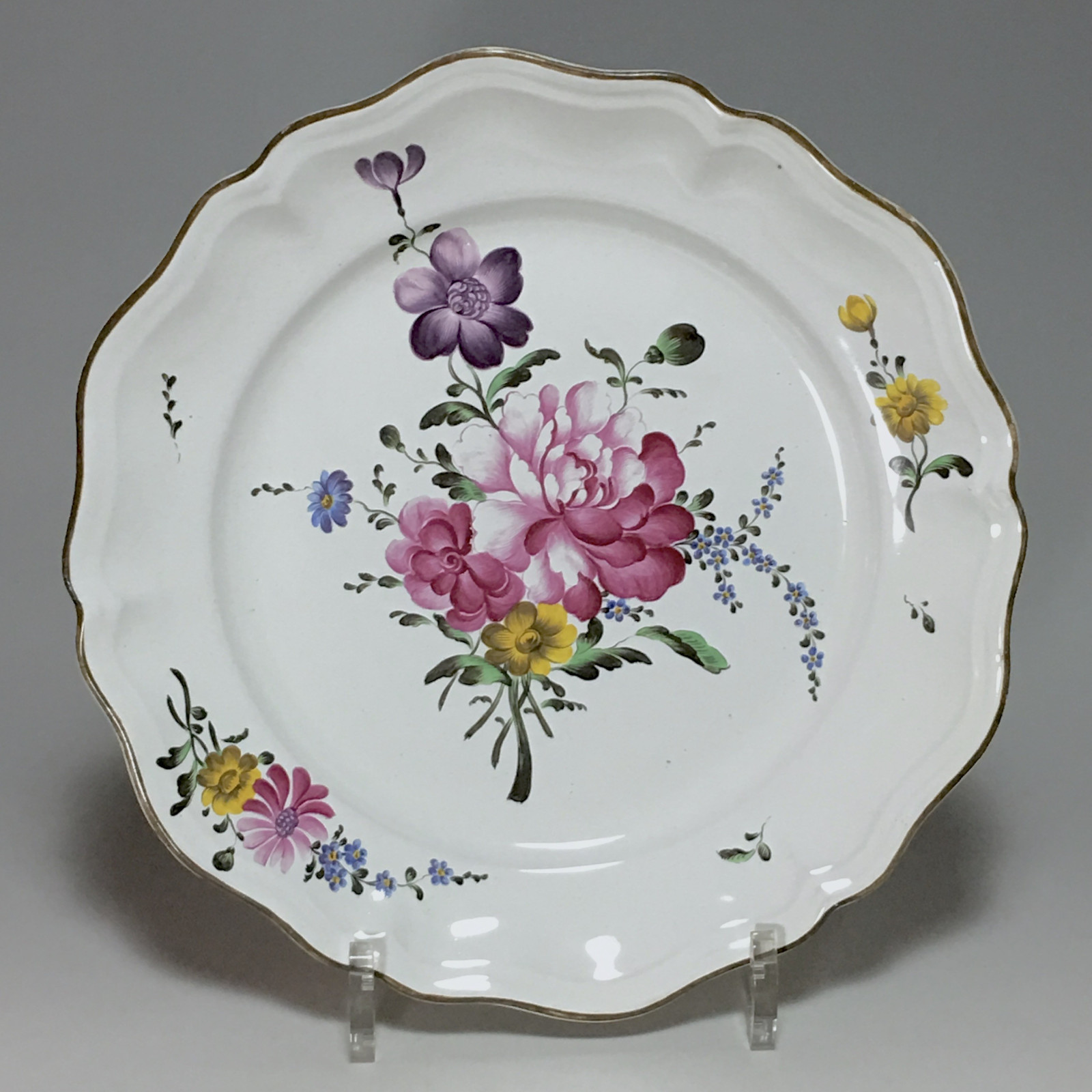 STRASBOURG - Manufacture Joseph Hannong - Assiette en qualité fine - XVIIIe siècle