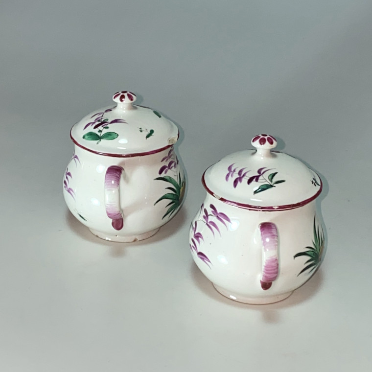 Lunéville. Paire de pots à créme au chinois - XVIIIe siècle