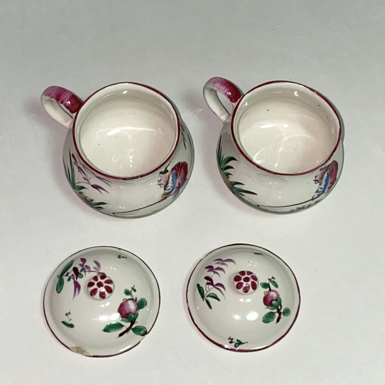 Lunéville. Paire de pots à créme au chinois - XVIIIe siècle