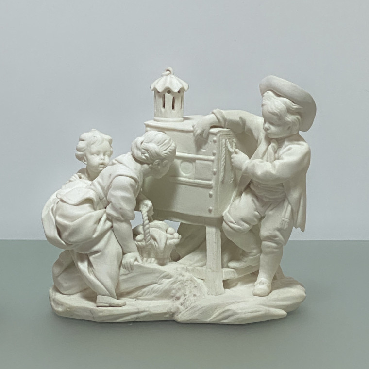 Sèvres - Pair of groups in biscuit "The tourniquet" and "The magic lantern" - Eighteenth century