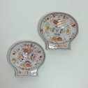 China - Two shells with Imari decoration - Kangxi period (1662-1722)