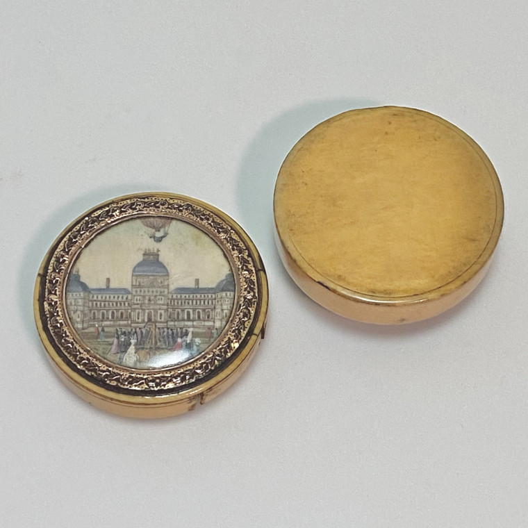 Boîte ornée d'une miniature figurant l'envol d'une mongolfière – Fin du XVIIIe siècle