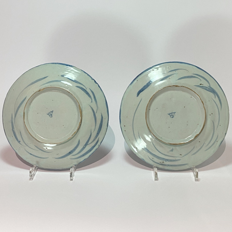 Savone – Paire de plats en camaïeu bleu – Vers 1700