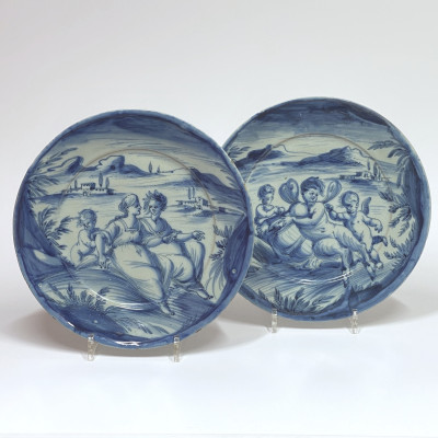 Savone – Paire de plats en camaïeu bleu – Vers 1700