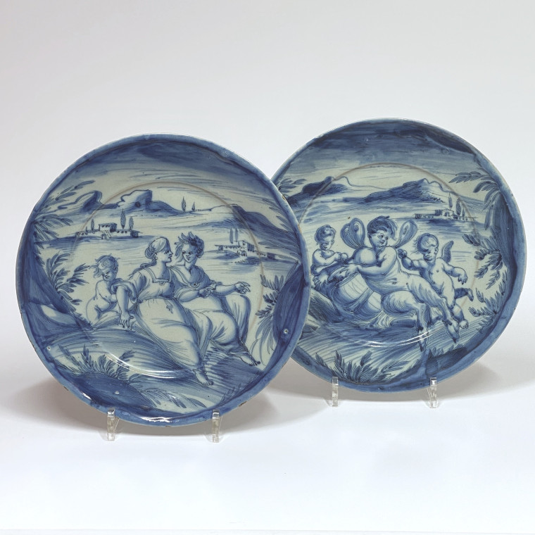 Savone – Paire de plats en camaïeu bleu – Vers 1700